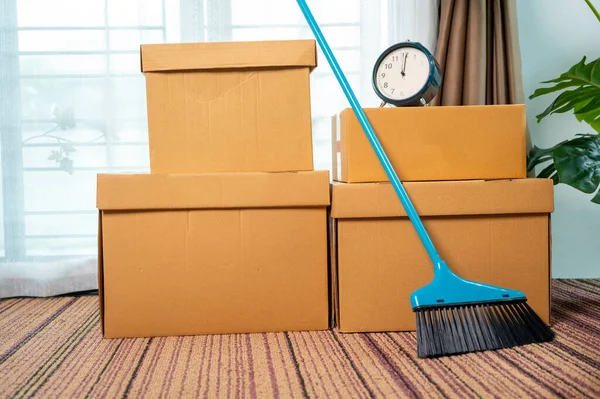 Move-In/Out Cleaning is essential for several reasons, benefiting both landlords and tenants in various ways: